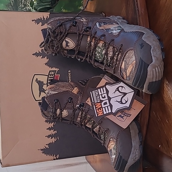 New in box! Irish Setter Red Wing VaprTrek camo leather 8\